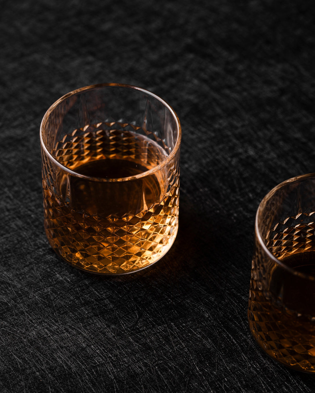 Cachaça vs ron: diferencias reales que importan