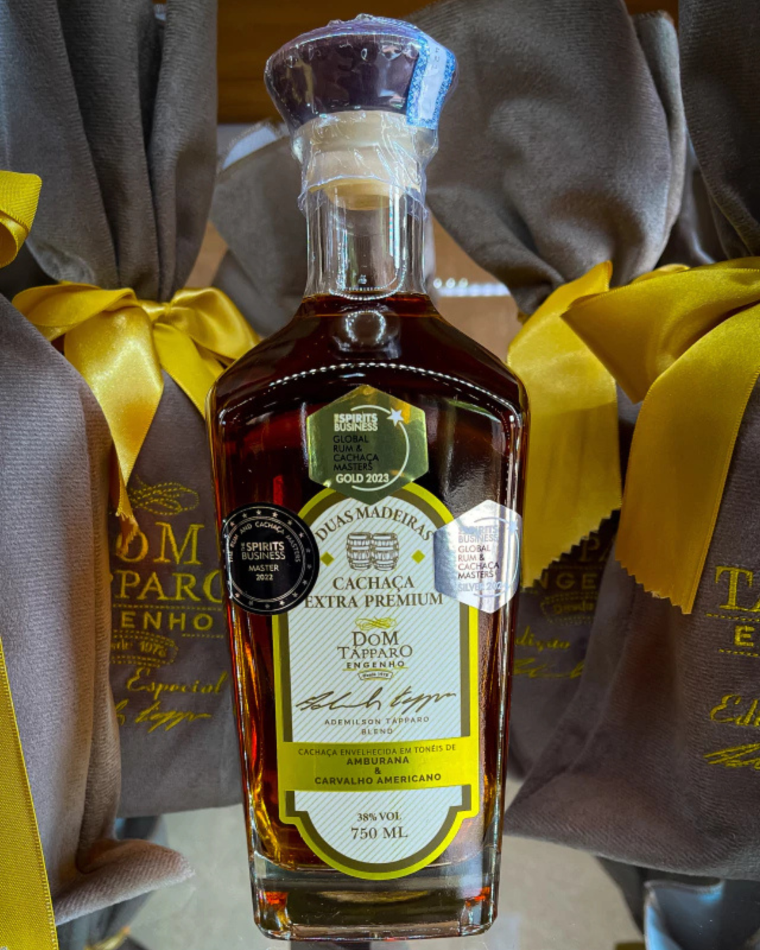 Cachaça Extra Premium Blend ·  Roble Americano & Amburana - Dom Tápparo