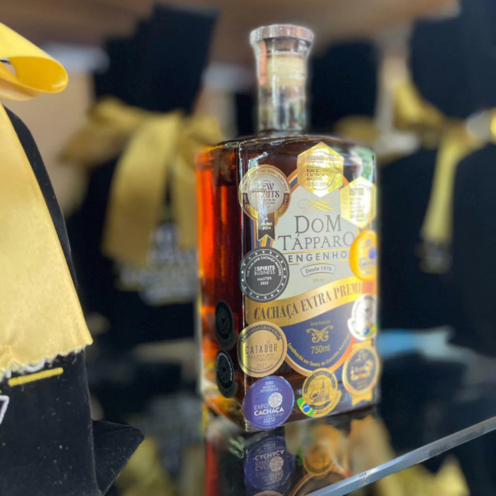 Cachaça Dom Tápparo Extra Premium 10 años en estuche de terciopelo