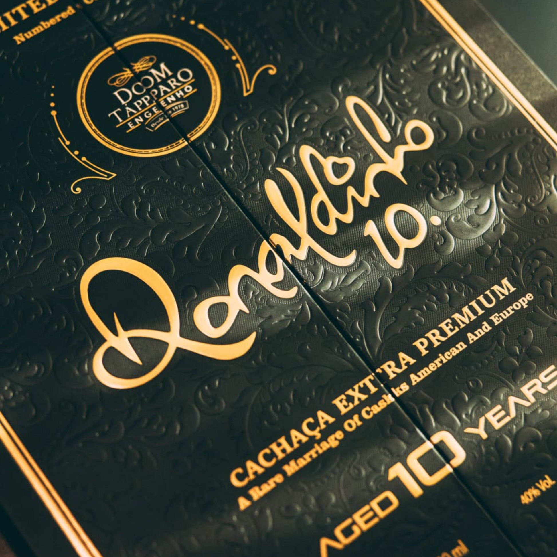 Estuche de lujo de Cachaça Ronaldinho Gaúcho – edición limitada by Dom Tápparo x Nery Select